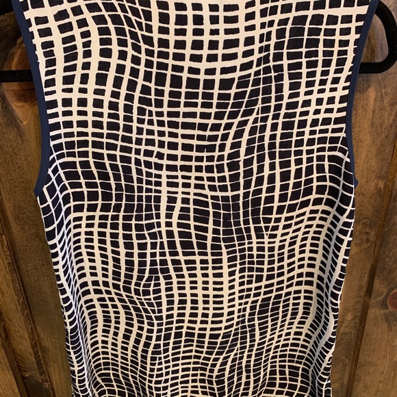 Lumiere sleeveless top - Picture 3 of 3